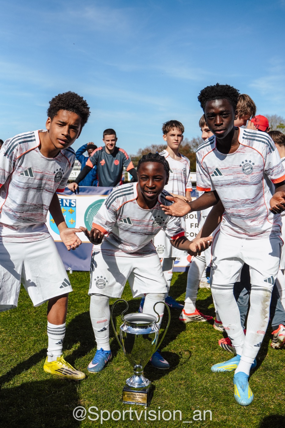 Champions — Remise du trophée