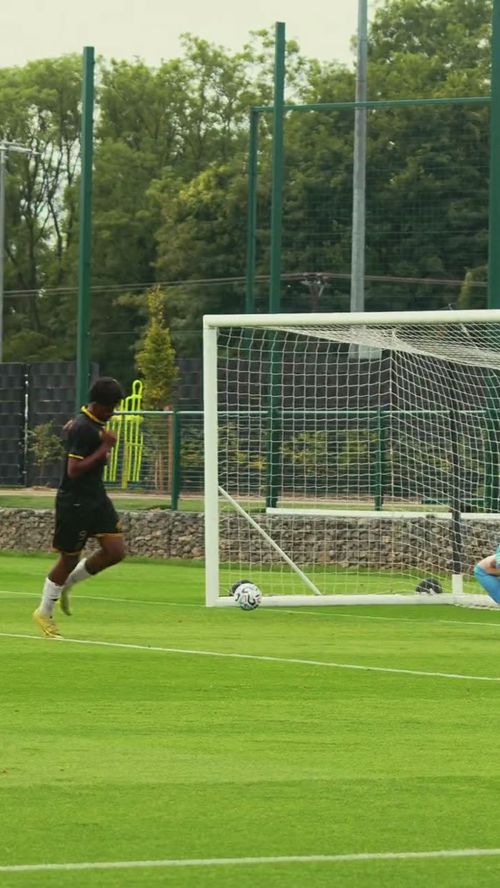 Arrêt du gardien — Extrait réel — captation match